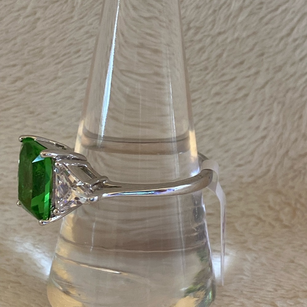 Brand new ring bomb green topaz size 10 - Picture 2 of 2